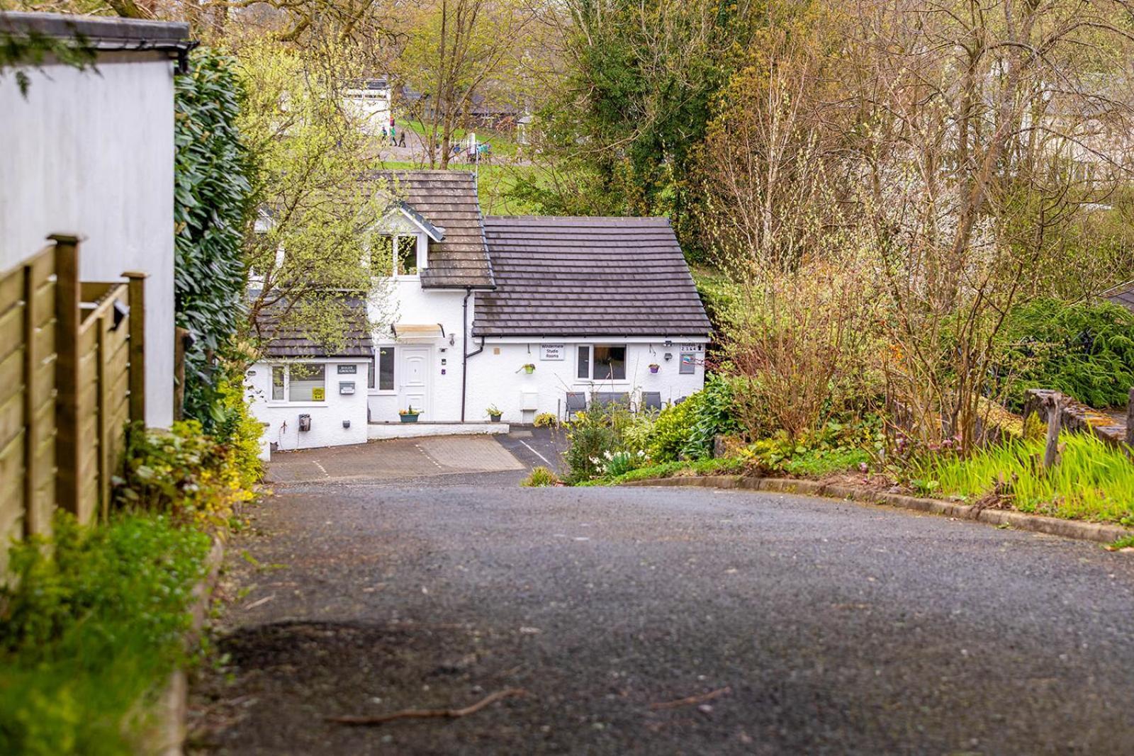Roger Ground Guest House - With Onsite Car Parking Windermere Exterior photo